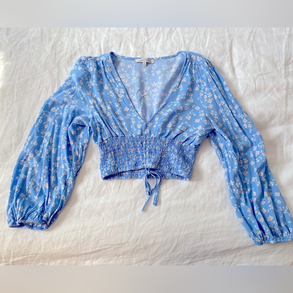 Love Tree Crop Long Sleeve Blue Floral Blouse, EUC, size small